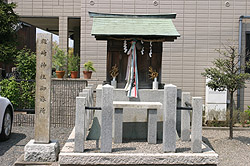 �������K