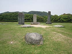 �s�{���̐Δ�(���a��)